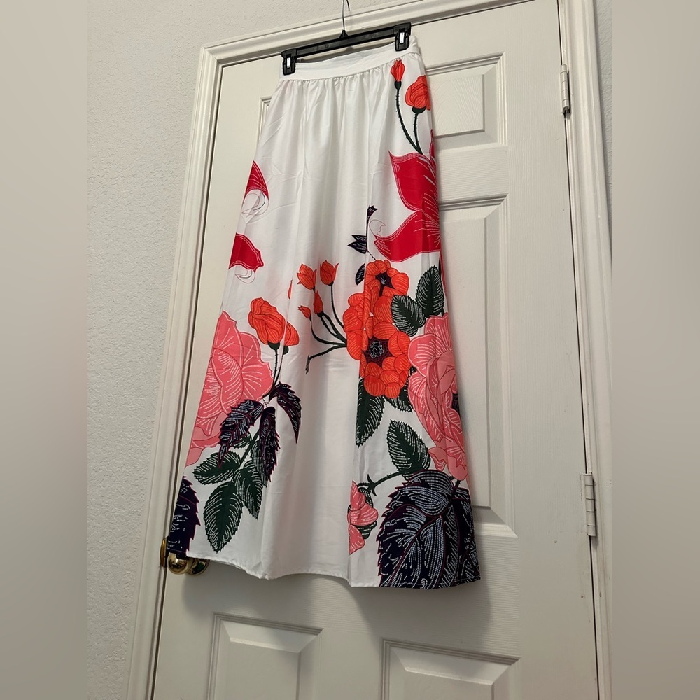NWOT Vibrant Floral Print High-Waist Flowy Maxi Skirt Large - Picture 6 of 10